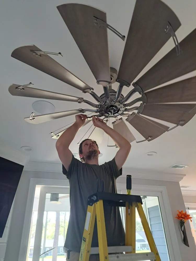 Slide of T-N-T Electrical Services