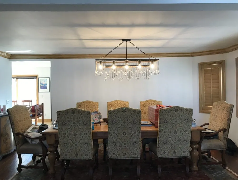 Certified electrician providing electrical repair in , 