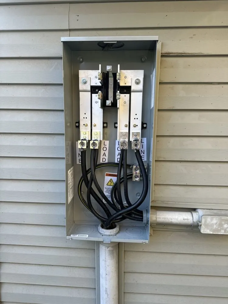 Slide of Tadeo Electric