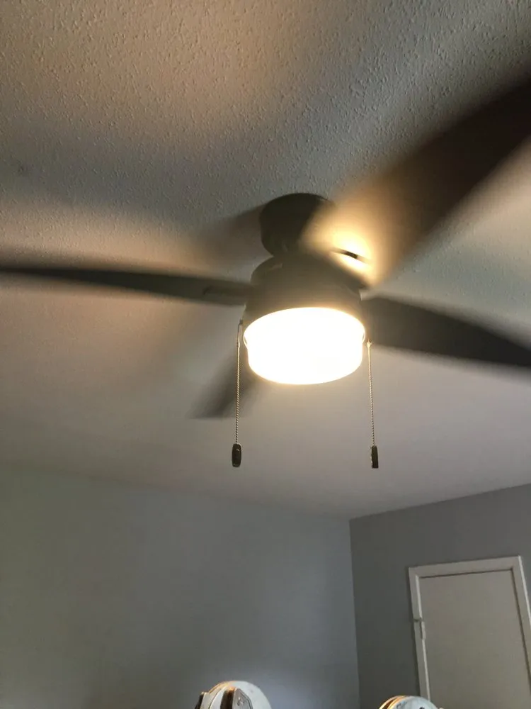 Slide of Tae The Electrician