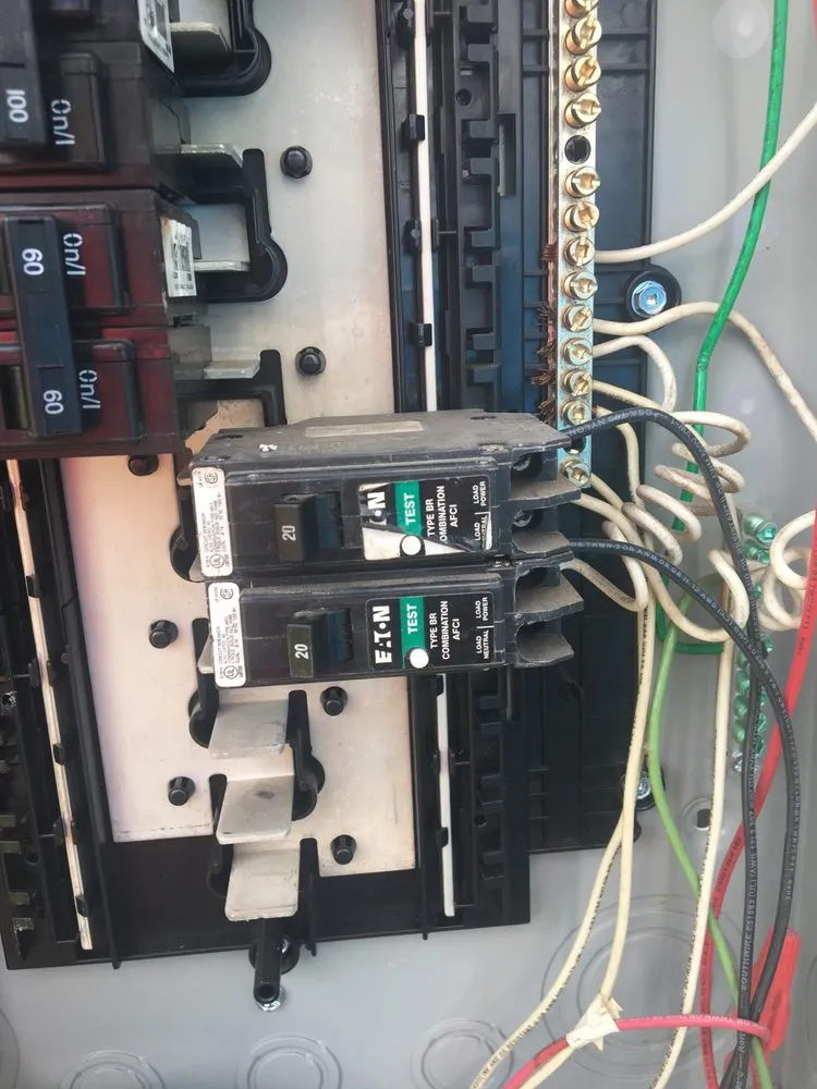 Slide of Tae The Electrician