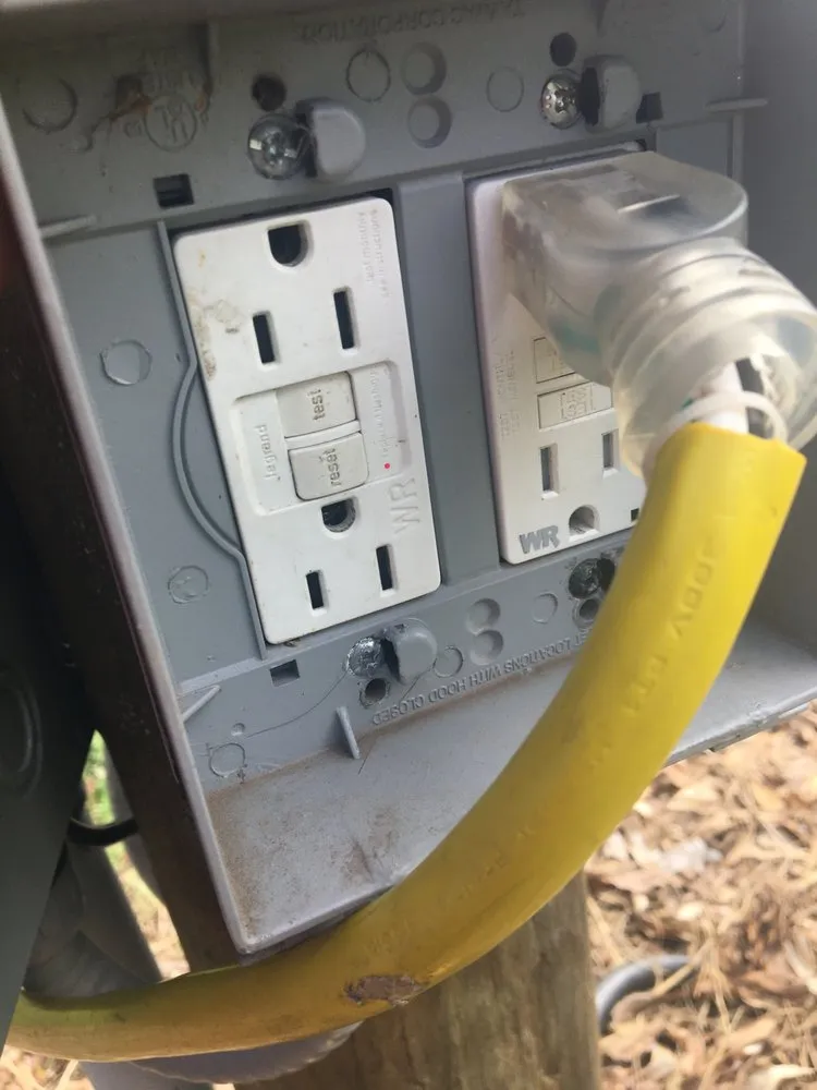 Slide of Tae The Electrician