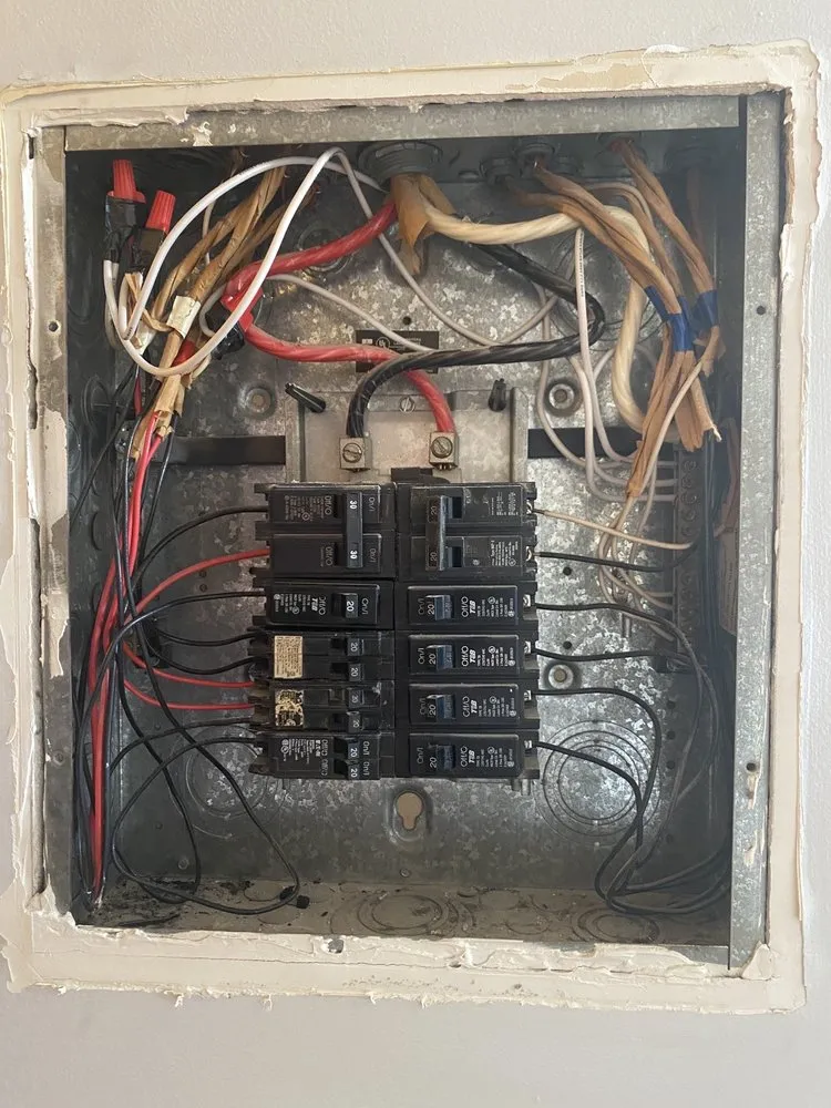 Trusted circuit breaker repair in Elmont, NY by Taka Electric