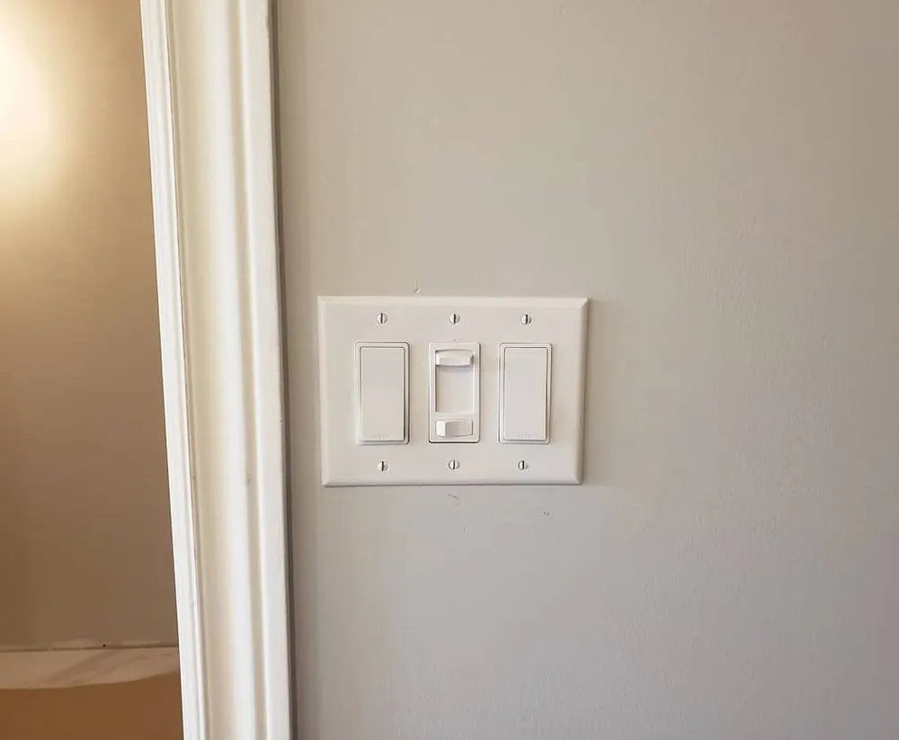 Slide of Takeover Emergency Electrician