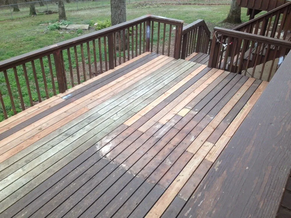 Emergency electrician providing emergency electrical service in , 