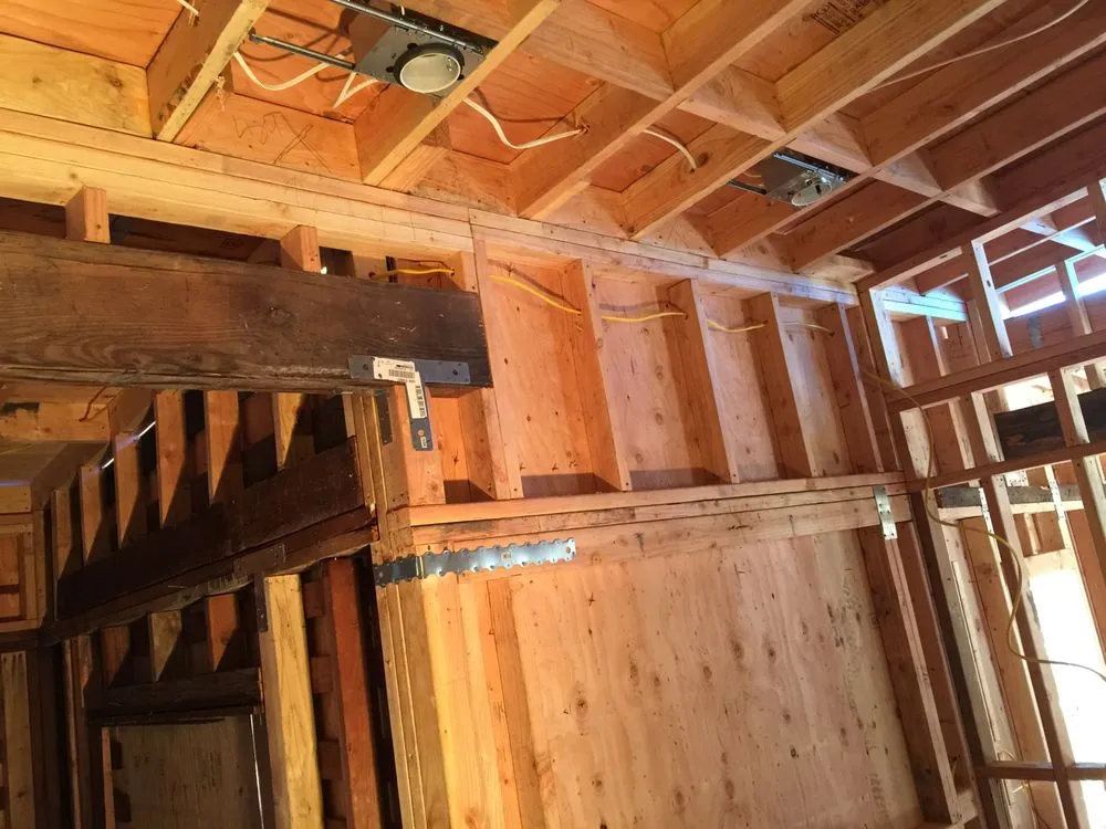 Slide of Tamar Electric