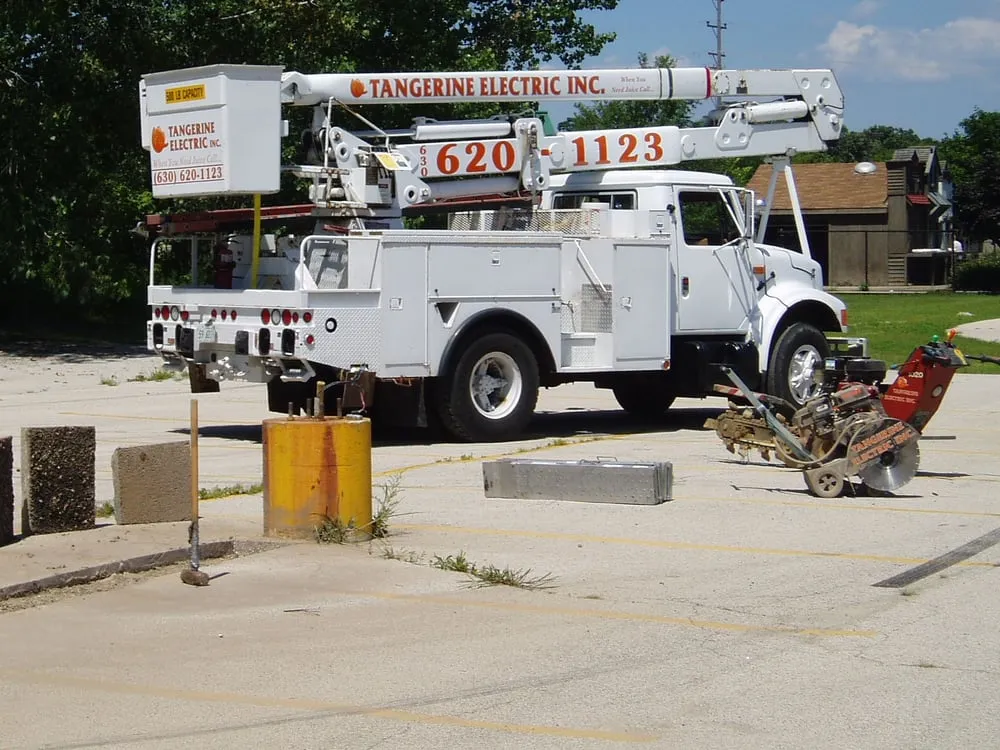 Certified circuit breaker repair service in ,  - Tangerine Electric