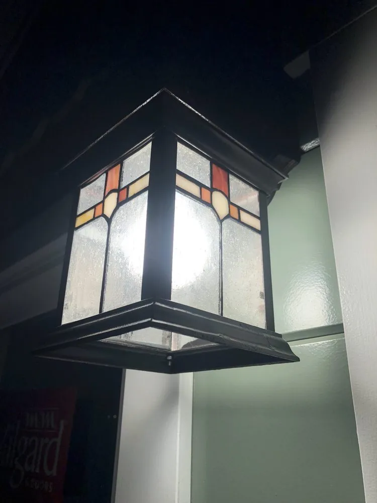 Professional electrician providing circuit breaker repair in , 