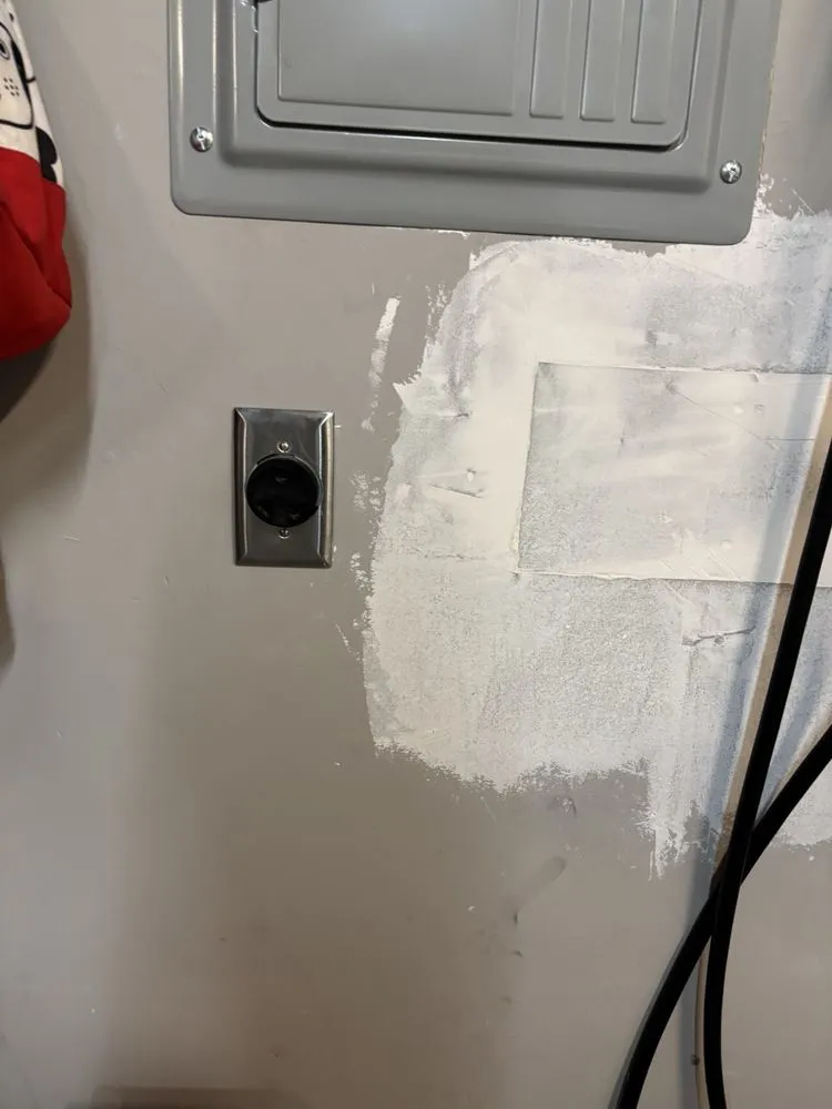 Slide of Tavan electrician