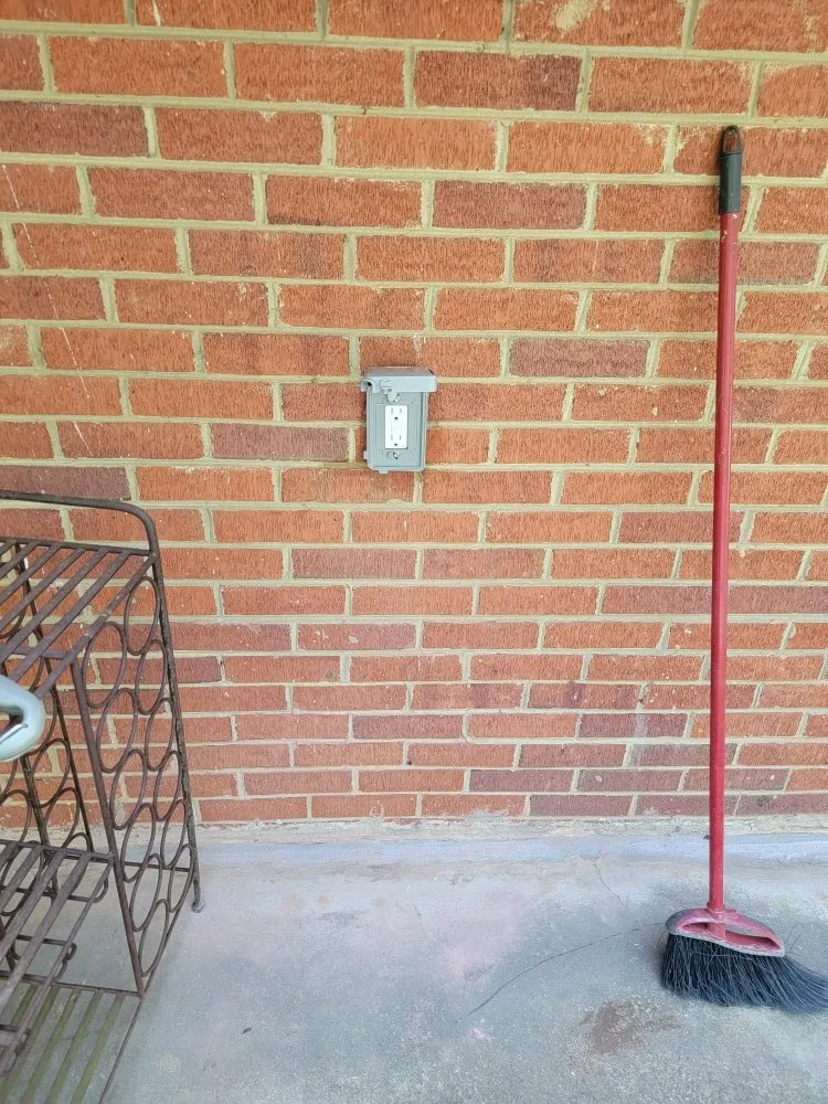 Slide of Tayloe Electrical Services