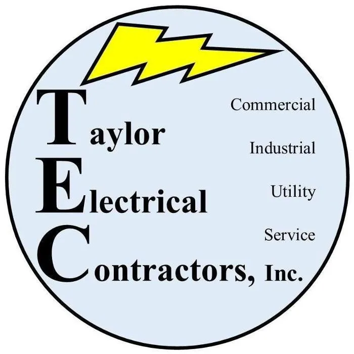 Certified electrician providing emergency electrical service in , 