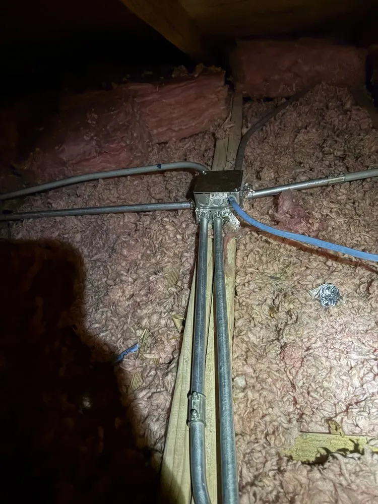 Professional electrician providing emergency electrical service in , 