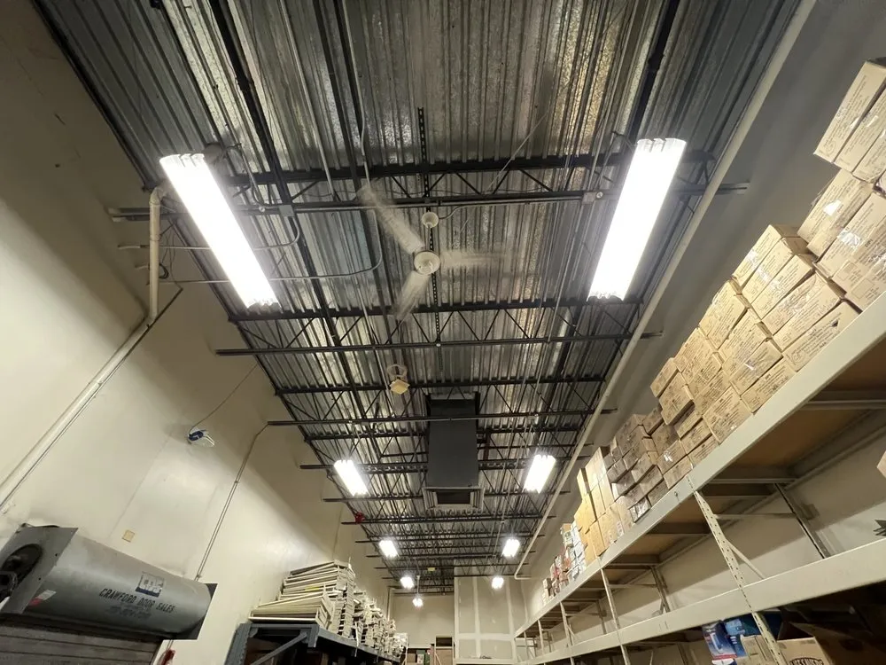 Expert electrician providing electrical repair in North Aurora, IL - TCL Electrical and Lighting