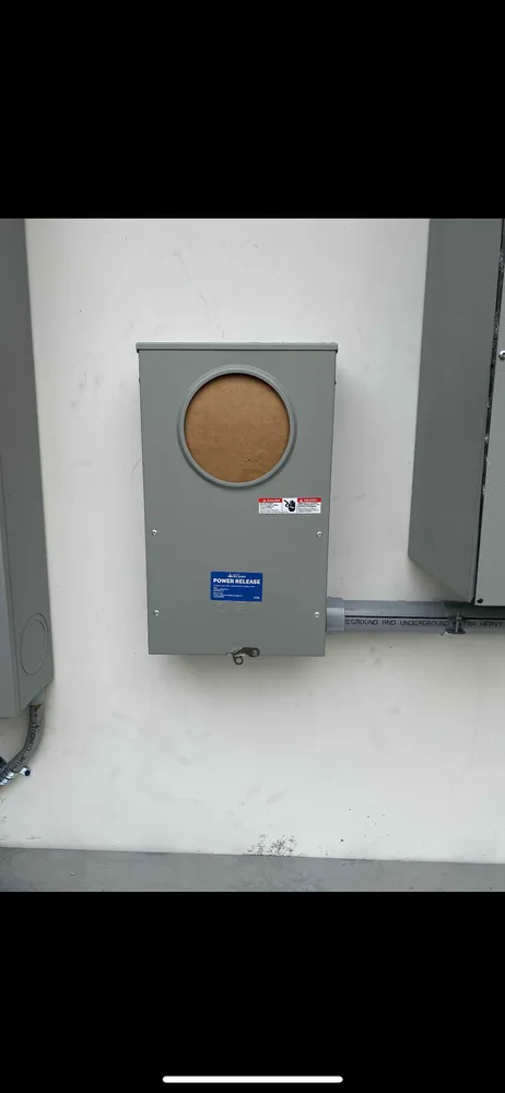 Licensed circuit breaker repair experts serving Selkirk, NY - Tech 7 Systems