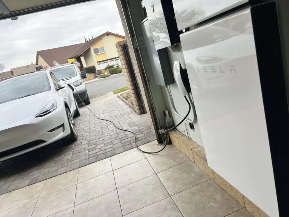 Slide of Tempo Electric