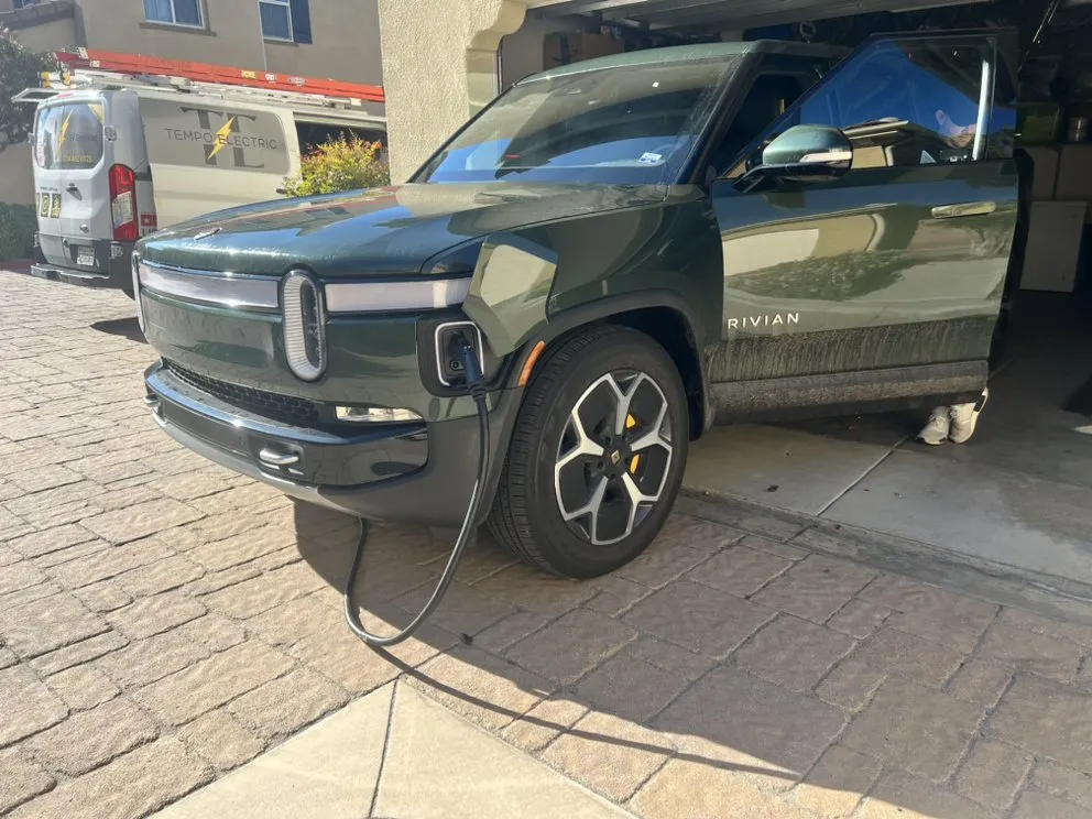 Slide of Tempo Electric