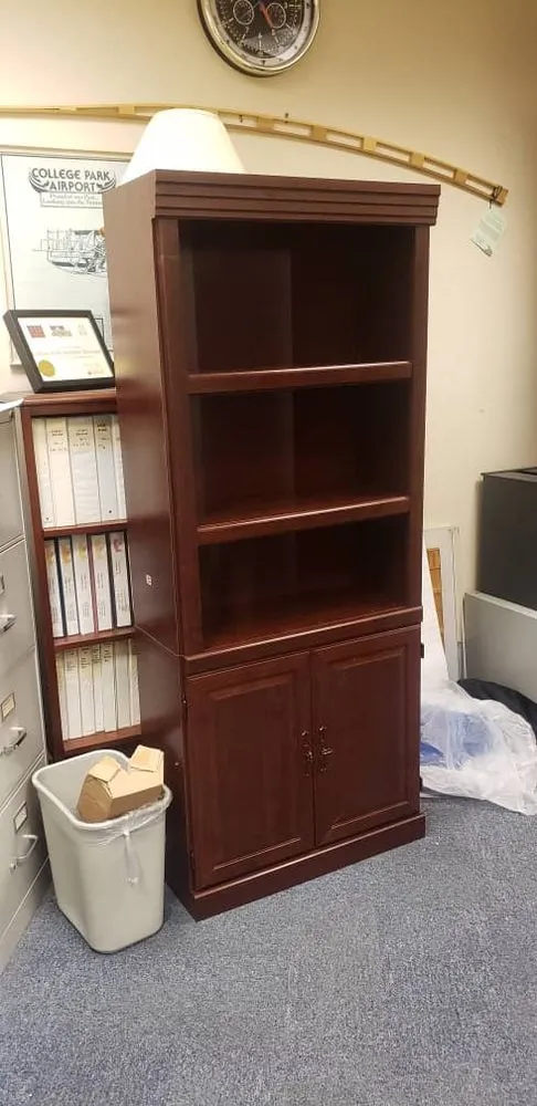 Trusted electrician providing electrical repair in , 