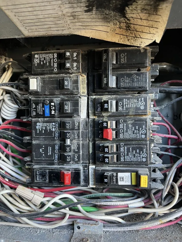 Slide of Teo Silva Electric