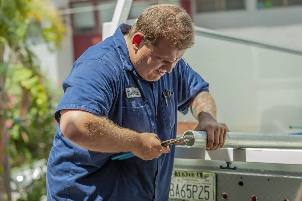 Trusted emergency electrical service service in , - Tesla Devin