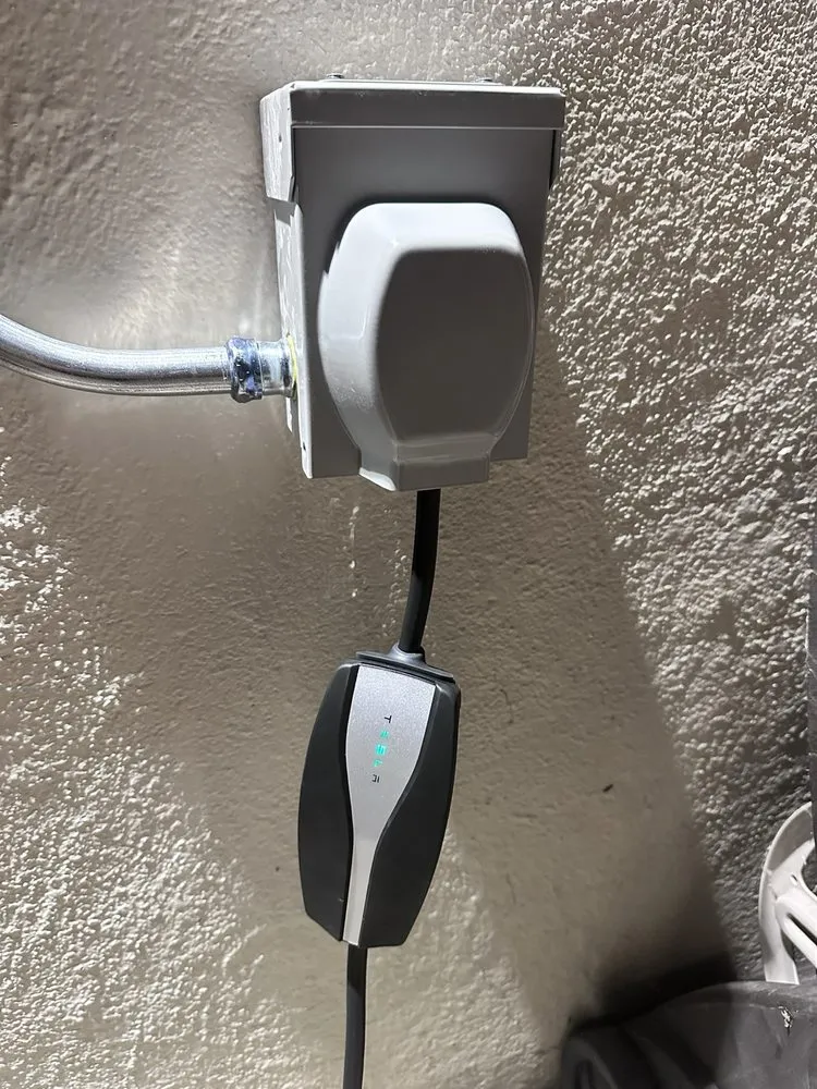 Certified electrical service for homes in wiring installation,  by 