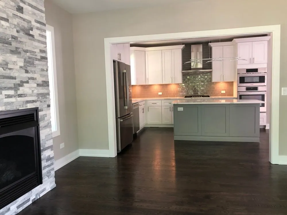 Emergency electrical service for homes in lighting installation, by