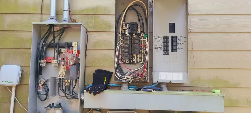 Slide of Texas Boy Lighting & Electrical