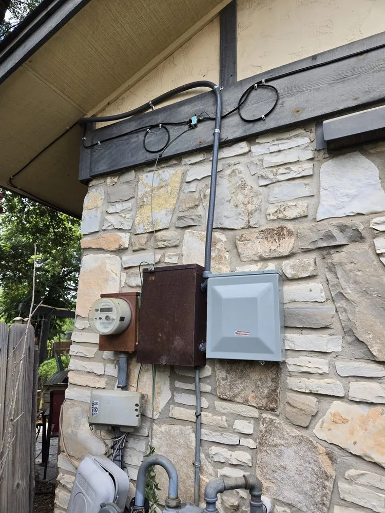 Slide of Texas Boy Lighting & Electrical