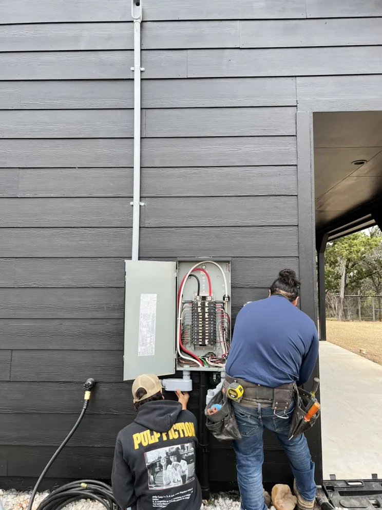 Reliable outlet and switch repair in Spicewood, TX by Texas Platinum Electrical Services