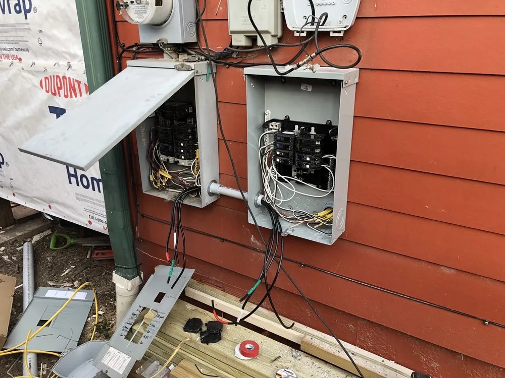 Expert electrician providing circuit breaker repair in Spicewood, TX - Texas Platinum Electrical Services