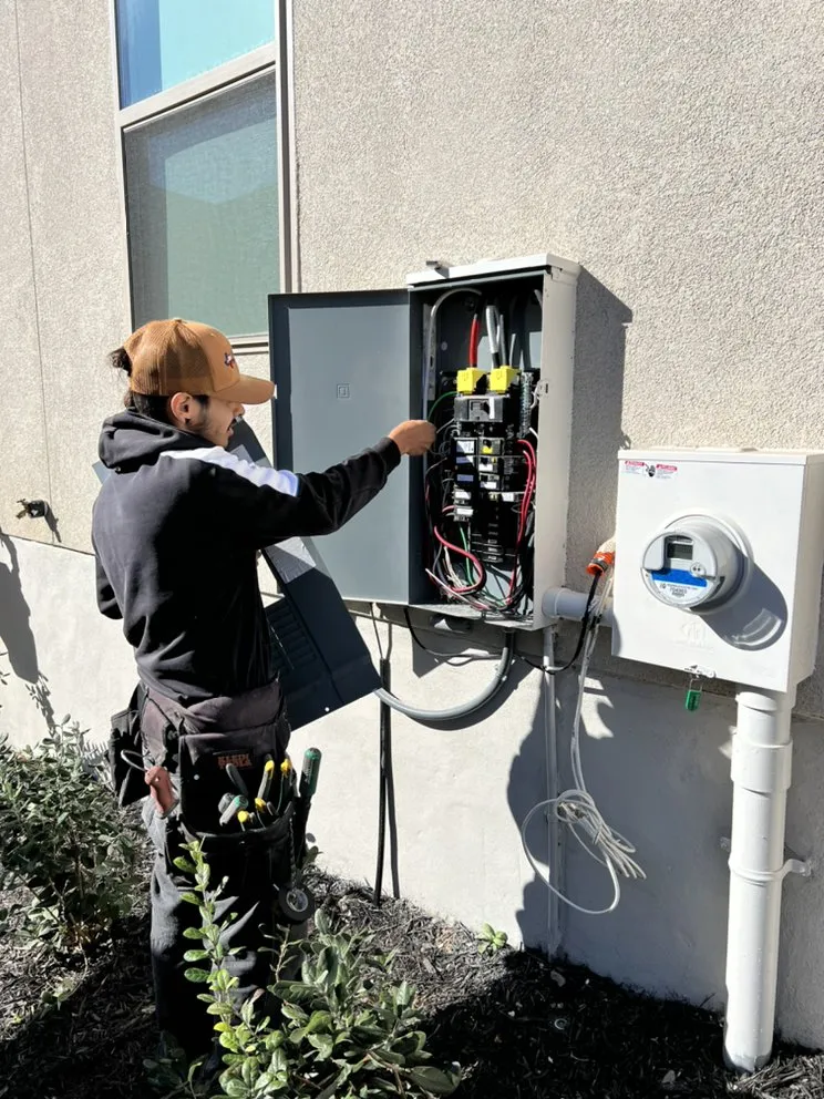 Professional emergency electrical service service in Spicewood, TX - Texas Platinum Electrical Services