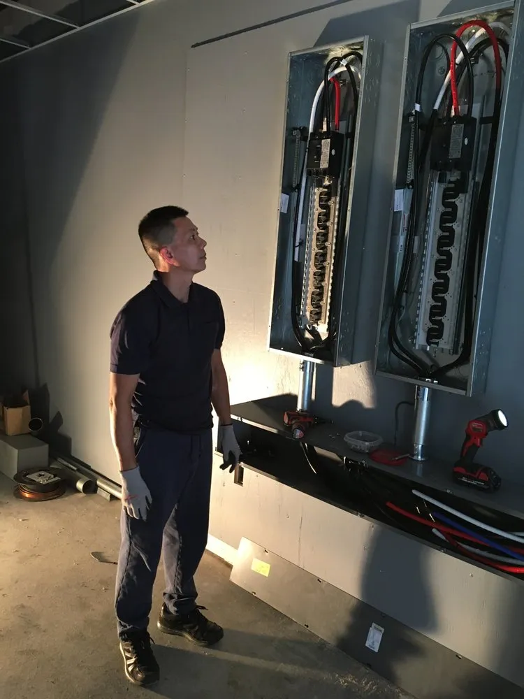 Certified electrician providing emergency electrical service in , 