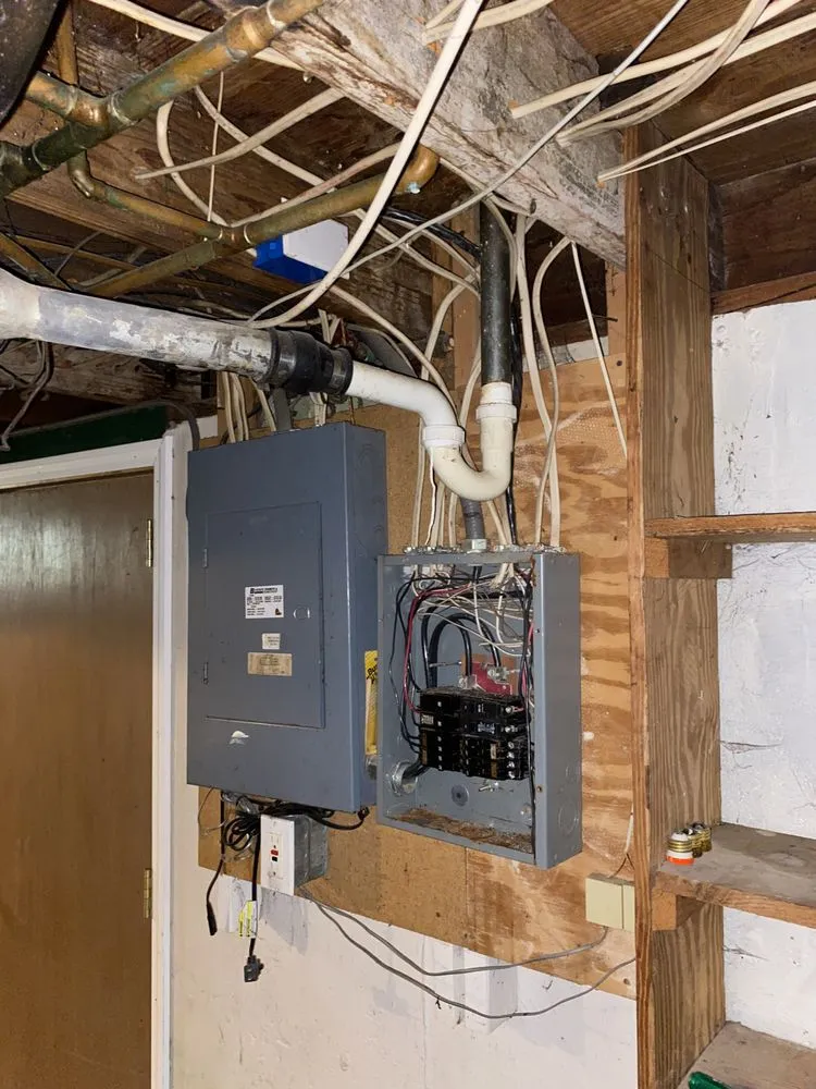 Professional outlet and switch repair experts serving St. Louis, MO - Tez The Electrician