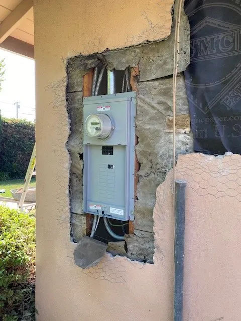 Slide of Tezla Electric