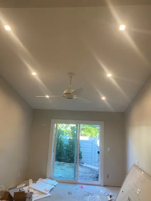 Slide of Tezla Electric