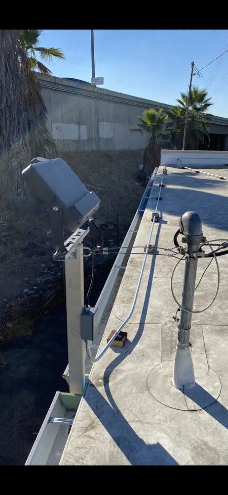 Slide of Tezla Electric