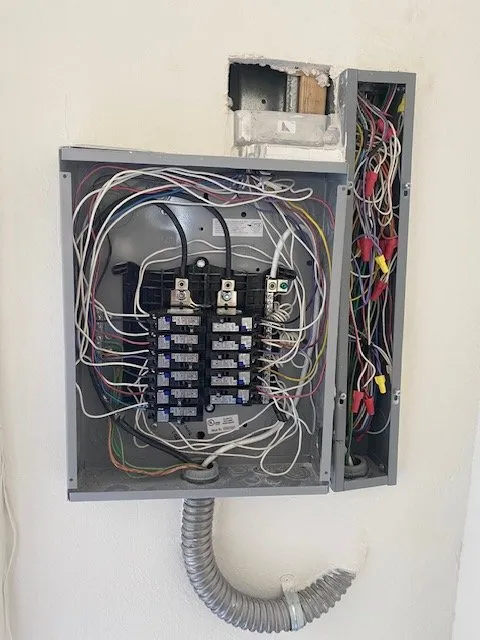 Slide of Tezla Electric