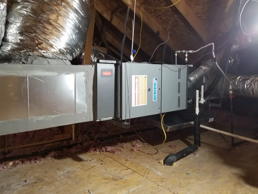 Professional electrician providing circuit breaker repair in , 