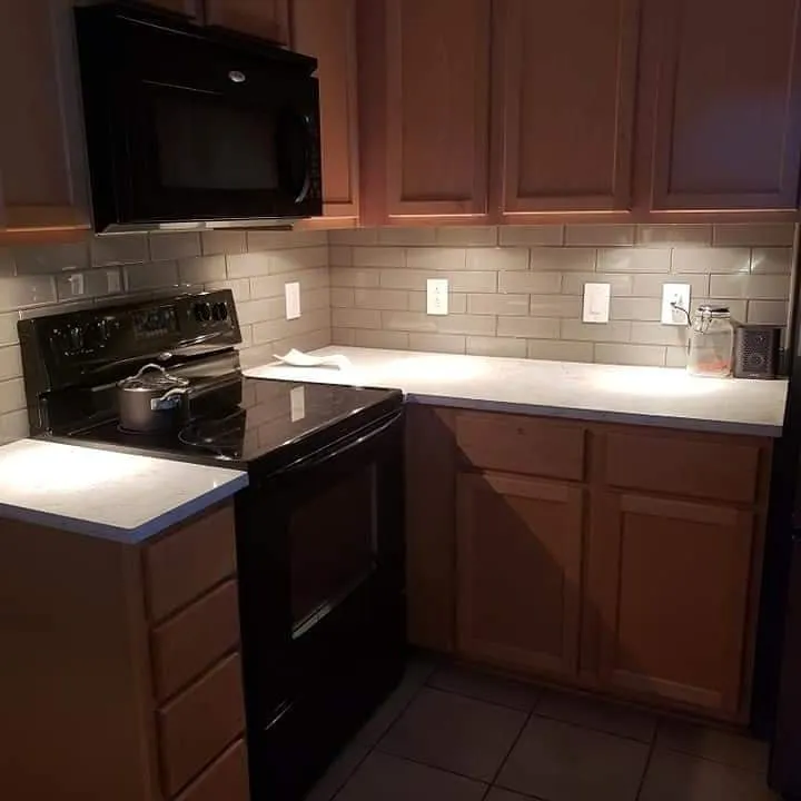 Affordable electrician providing electrical repair in , 