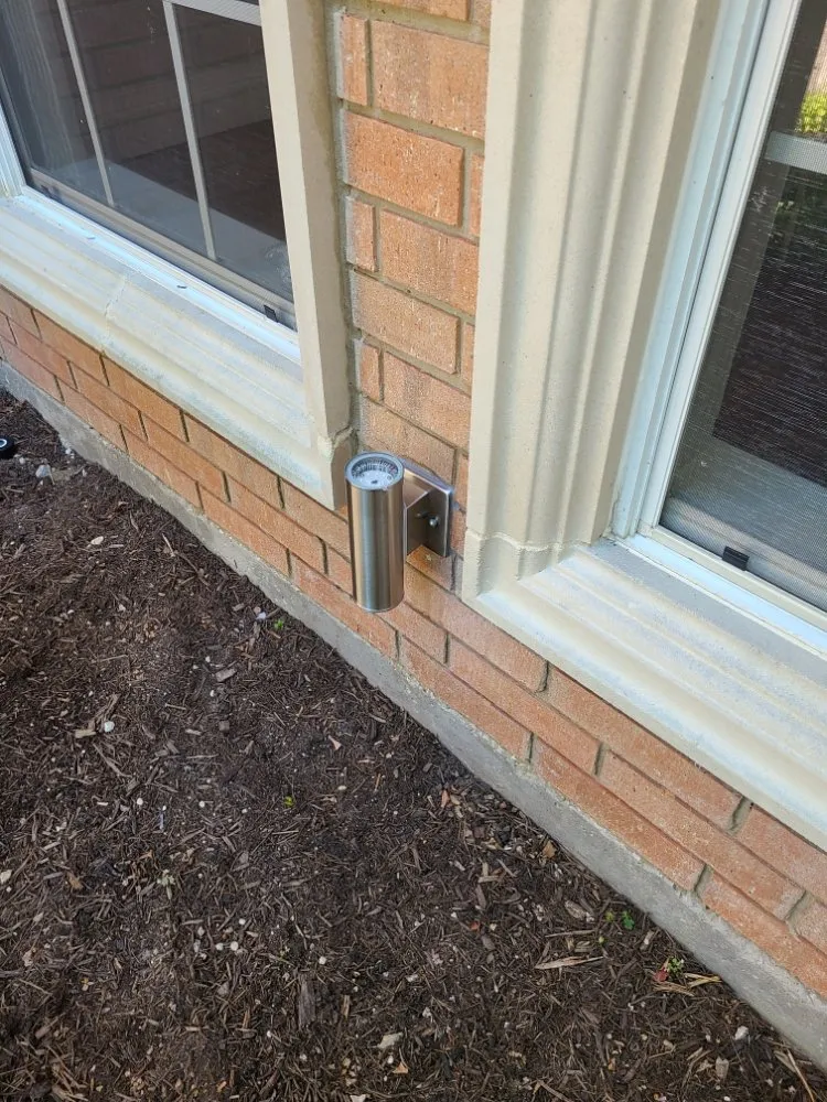 Slide of That Electric Guy