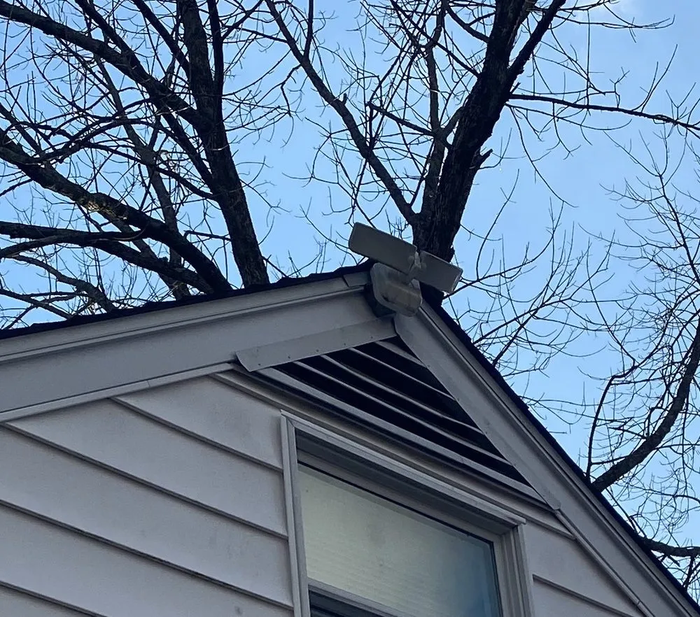 Slide of That Electrician