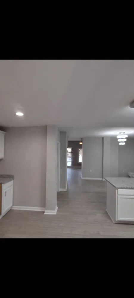 Affordable electrician providing circuit breaker repair in , 