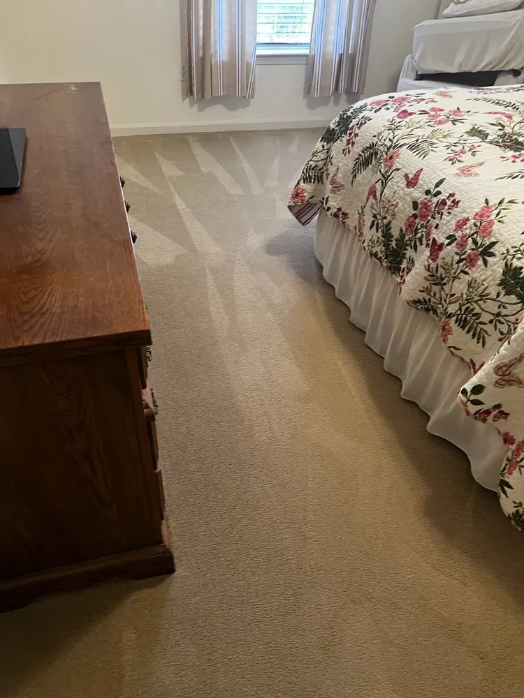 Certified electrician providing circuit breaker repair in , 