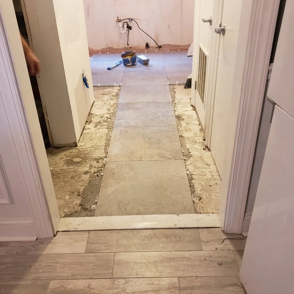 Trusted electrician providing emergency electrical service in , 