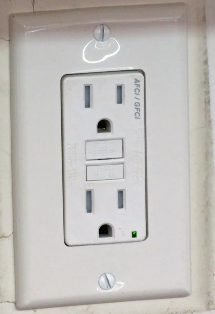Trusted outlet and switch repair experts serving Houston, TX - The Copper World Electricians