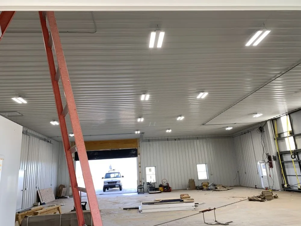 Slide of The Electric & Solar Specialist