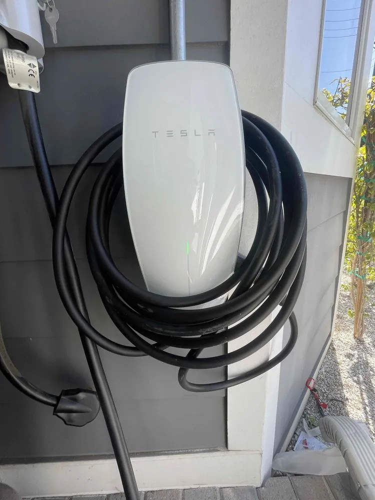 Expert electrician providing wiring installation in ,