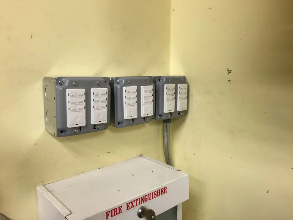 Licensed electrical repair experts serving San Fernando Valley, CA - The Electrical Pros