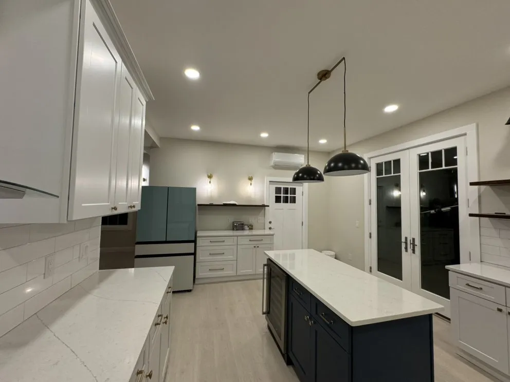 Slide of The Good Electrician