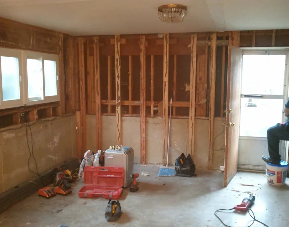 Emergency electrical repair service in ,  - The Good Guys Handyman