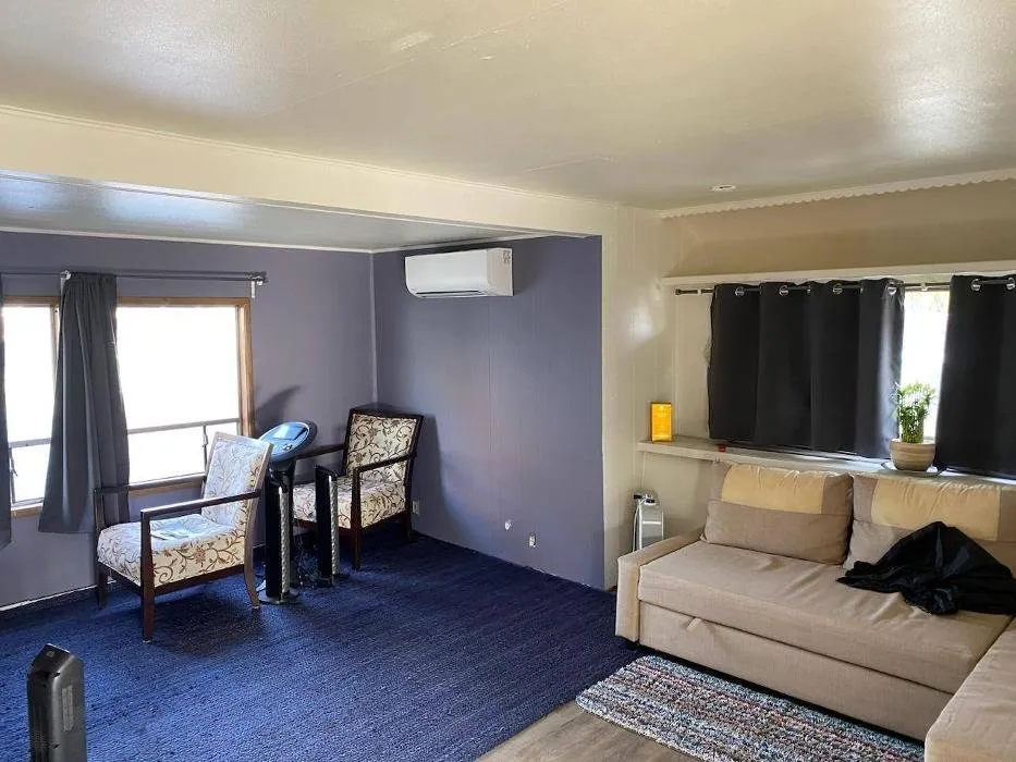 Slide of The Heat Pump Store